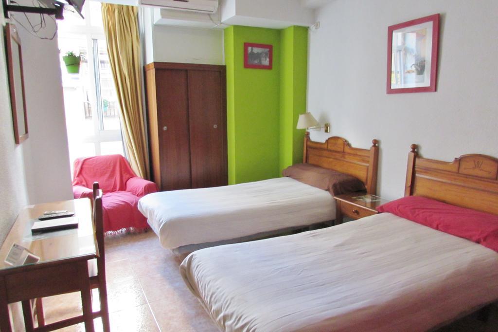 Hostal Nuevas Naciones Granada Exterior photo